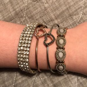 Bracelet lot